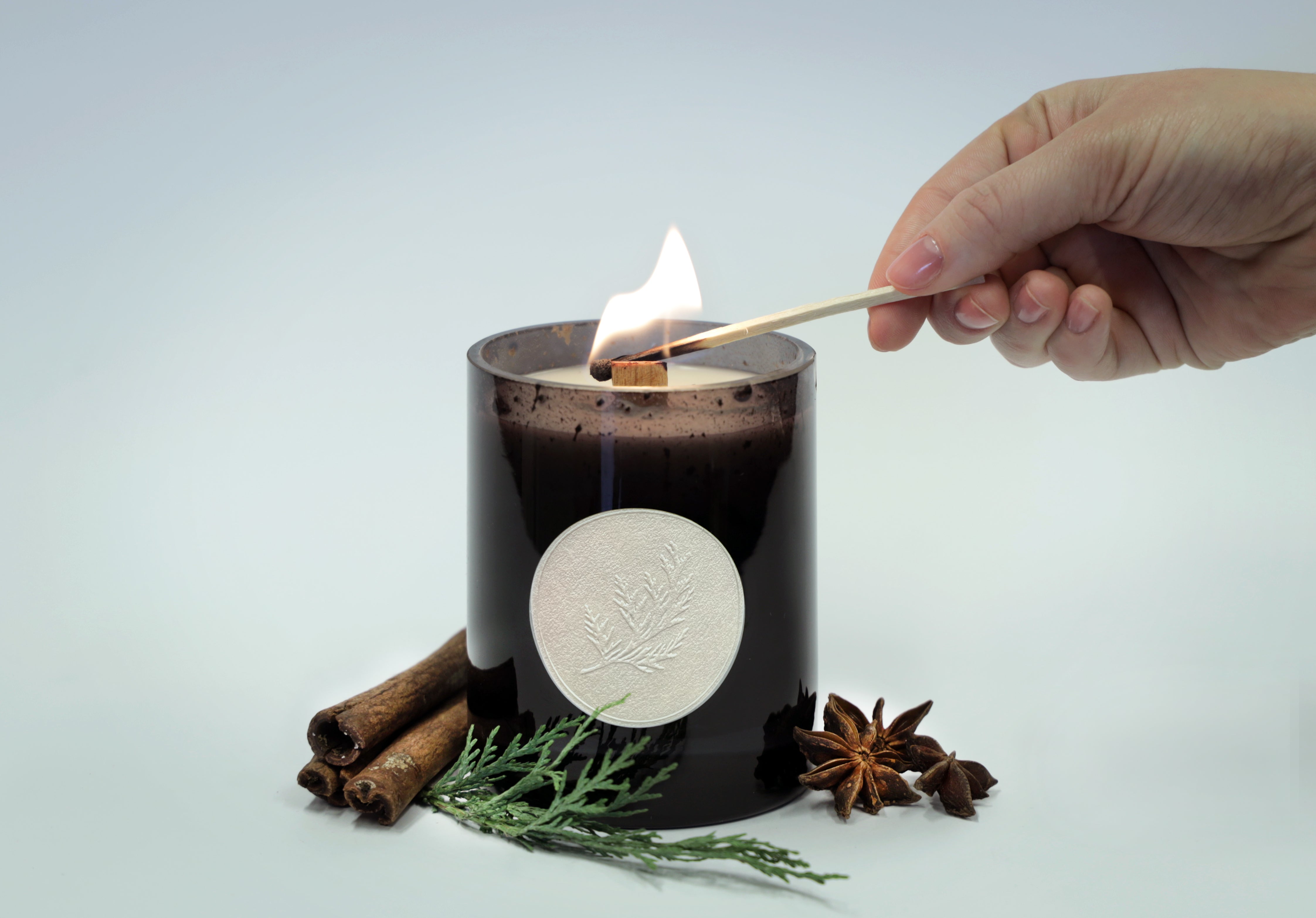 Robb Report: 15 Holiday Candles That’ll Make Your Home Smell Festive All Season Long